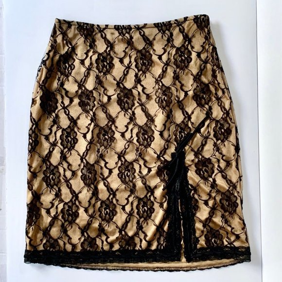 Betsey Johnson black lace over cream w/slit and bow midi skirt - size M - Picture 6 of 10